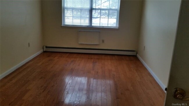 Foto del edificio - 82-23 Country Pointe Cir