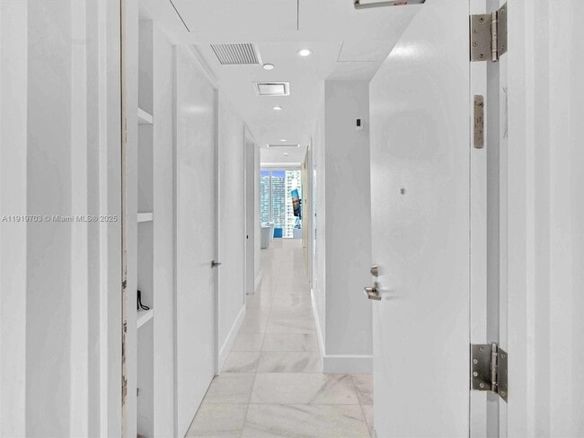 Foto del edificio - 700 NE 26th Terrace