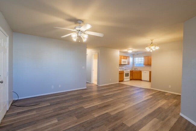 Building Photo - 3 Bed 2 Bath Rental Home Tulsa