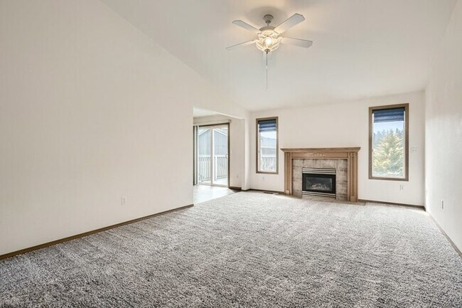 Foto del edificio - 8326 202nd Street Court East, Spanaway, WA...