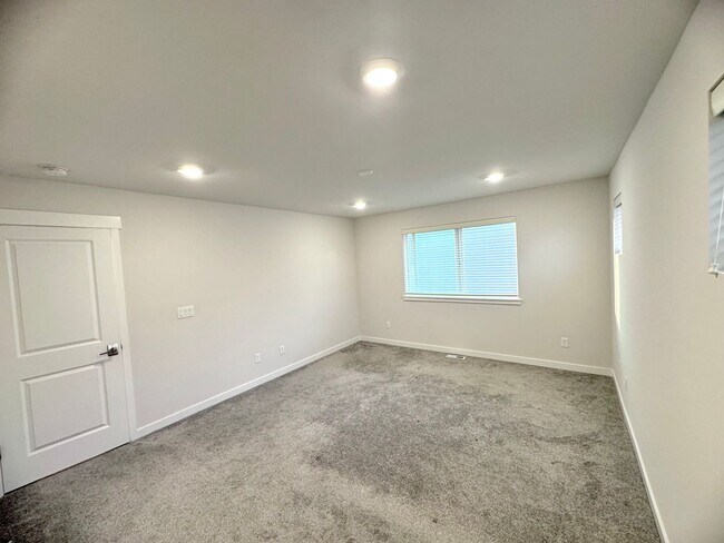 Foto del edificio - Nearly New Home!