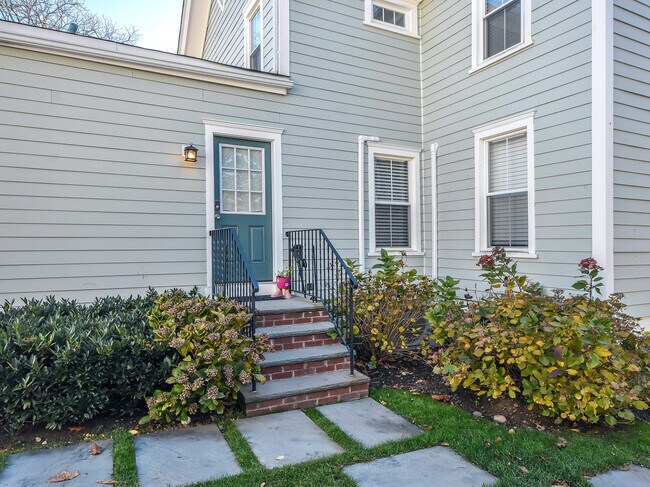 Building Photo - 82 Central Ave