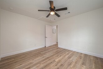 Building Photo - 4726 Pease St