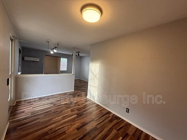 Building Photo - 3404 Bechelli Lane - C
