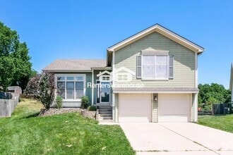 Building Photo - 6103 N Evans Ave