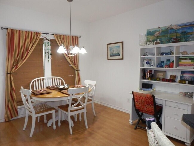 Foto del edificio - 256 Beachwalk Ln