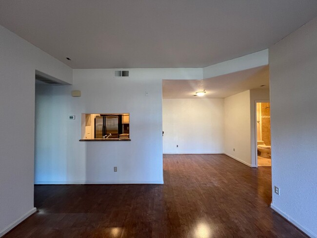 Foto del edificio - Great opportunity to rent this fabulous to...