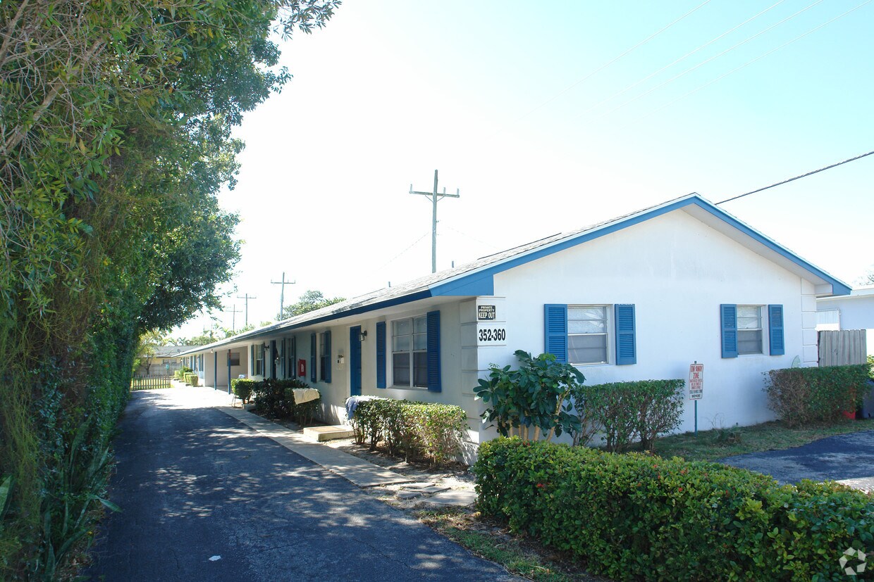 Primary Photo - 352 W Pine St