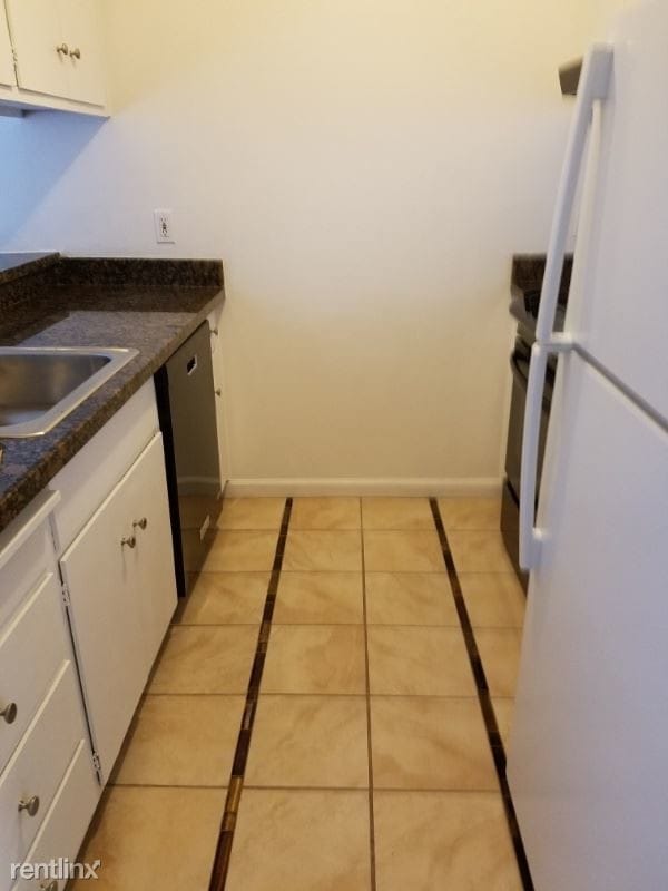 Building Photo - 2 br, 1 bath Apartment - 1420 Creekside Drive