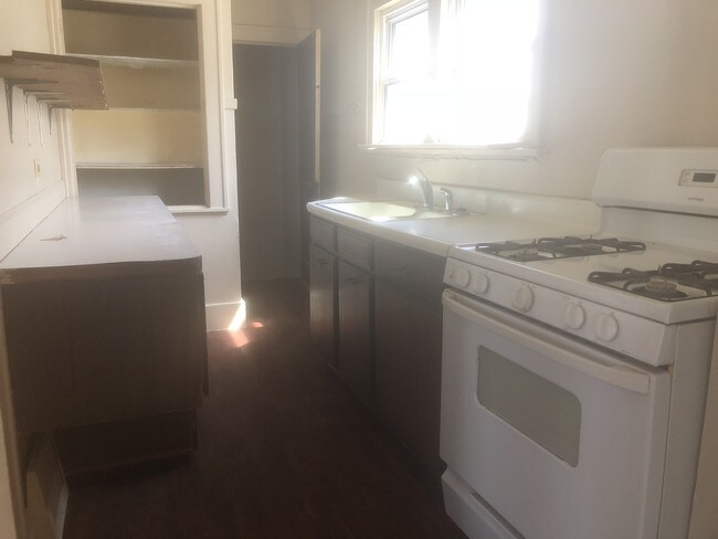 Kitchen - 120 Block St