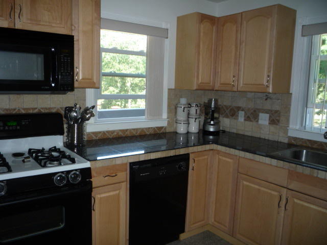 Foto del edificio - 89 Hasbrouck Rd