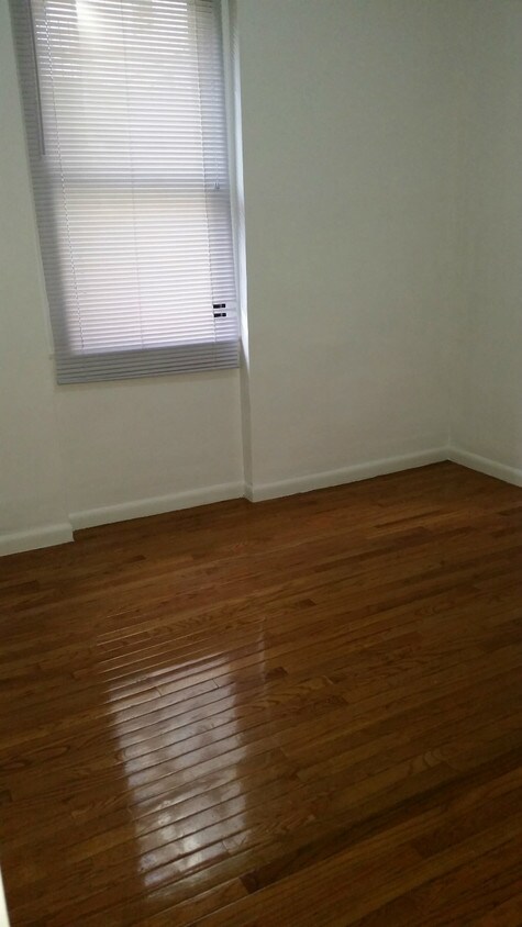 Primary Photo - 2127 35th St