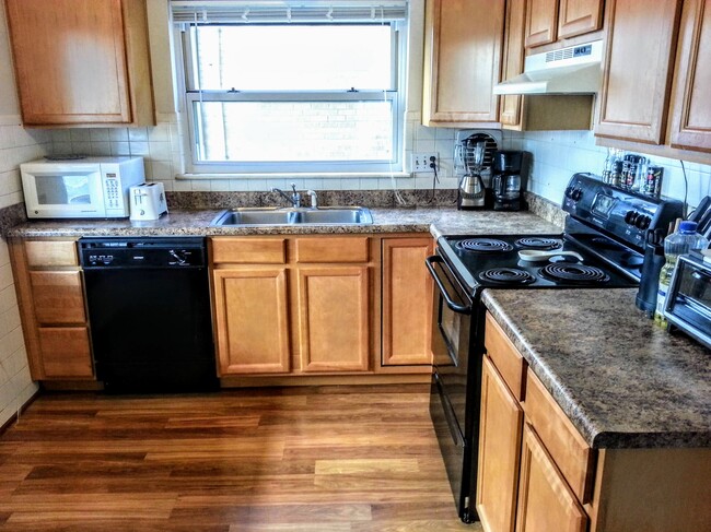 Foto del edificio - 4096 Longford Dr