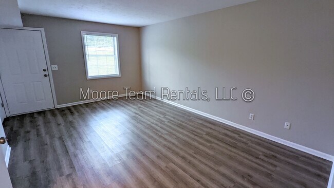 Building Photo - Just remodeled - 2 Bed/1.5Ba