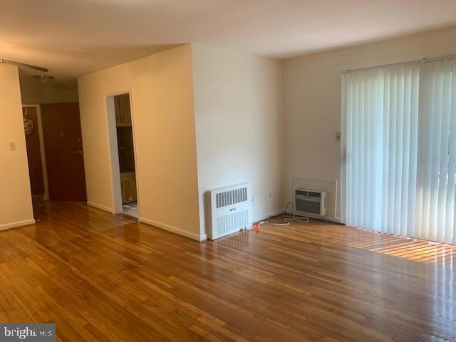 Foto del edificio - 909 Cooks Ln