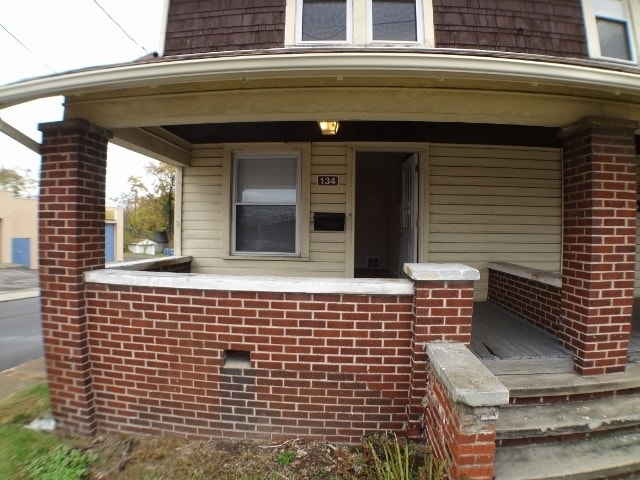 Foto del edificio - 136-136 Cleveland St