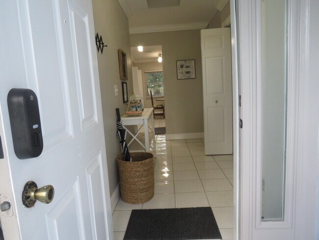 Foto del edificio - 1740 Shower Tree Way