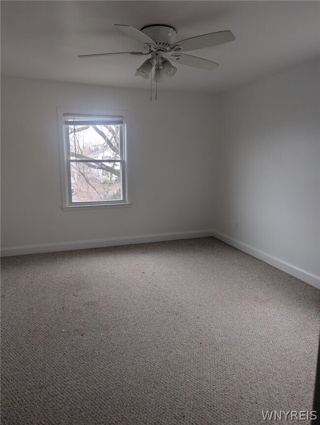 Foto del edificio - 153 Park Dr