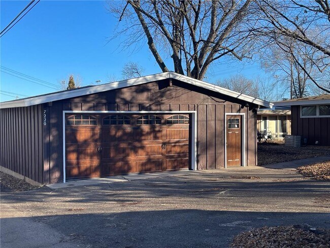 Building Photo - 7220 Pleasant Ave