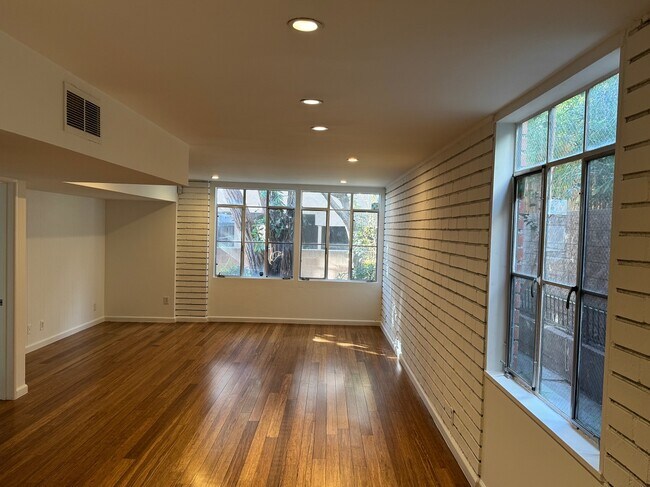 Foto del edificio - 1211 Horn Ave