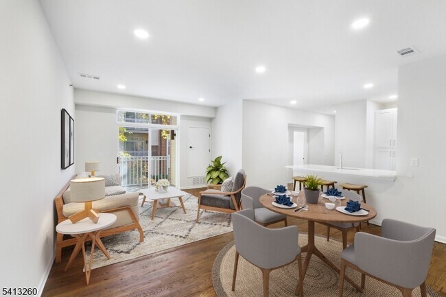 Foto del edificio - 50 Maple Ave