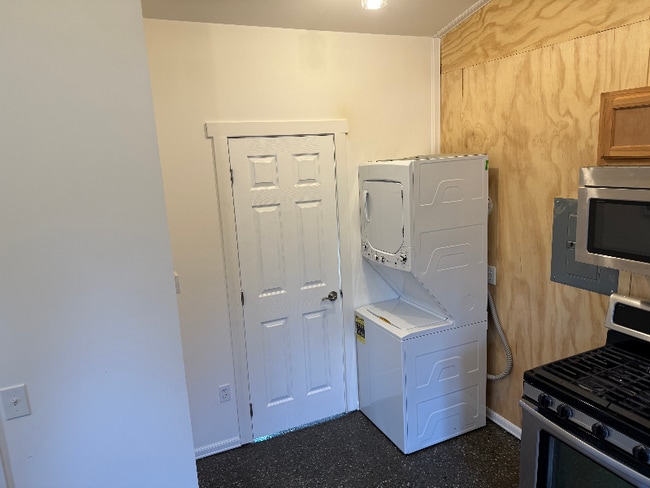 Foto del edificio - 1512 Pittman Rd