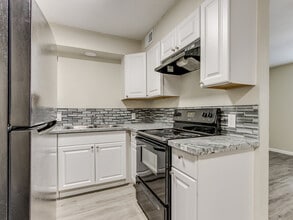 Building Photo - 1000 NW 88th St