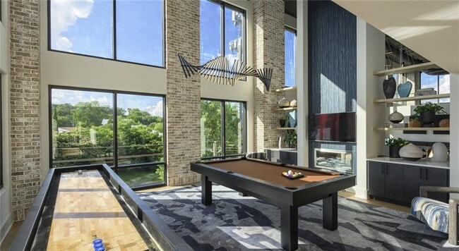 Building Photo - 400 Bishop St NW