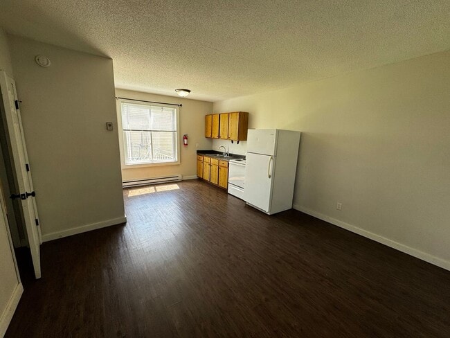 Building Photo - 5 S 63rd Ave W