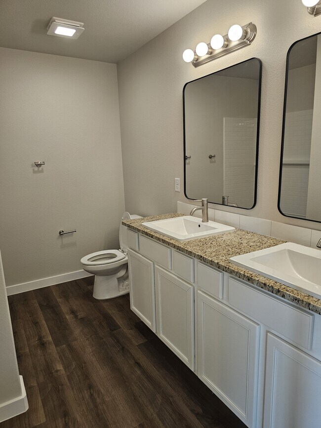 Foto del edificio - 6109 Buckthorn Dr