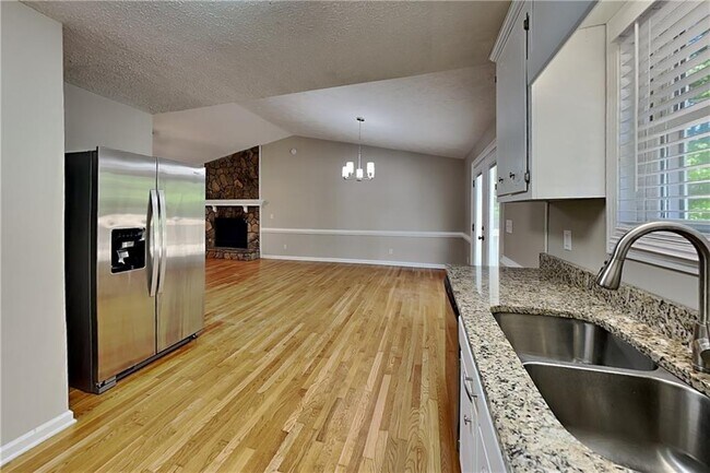 Building Photo - 3702 Pine Brook Dr