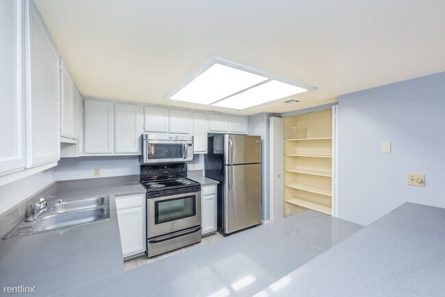 Foto del edificio - 2 br, 2 bath  - 3450 Erva St Apt 167