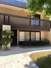 Building Photo - 745 Knollwood Ln