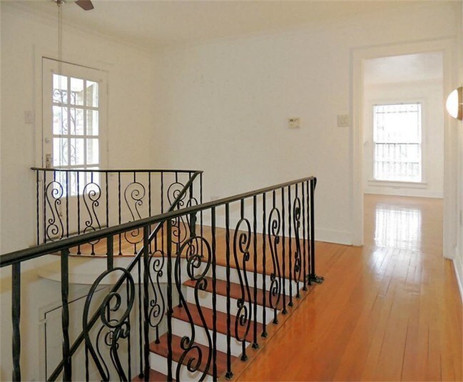 Foto del edificio - 1705 Ewing St