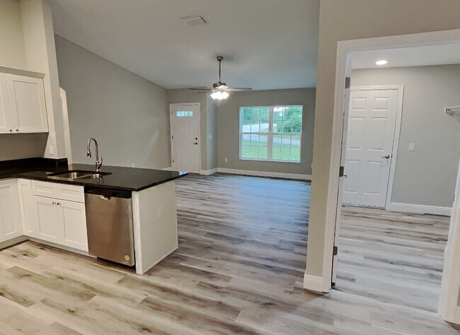 Foto del edificio - 6691 N Waycross Way