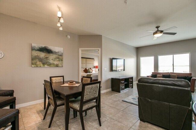 Foto del edificio - 5450 E Deer Valley Dr