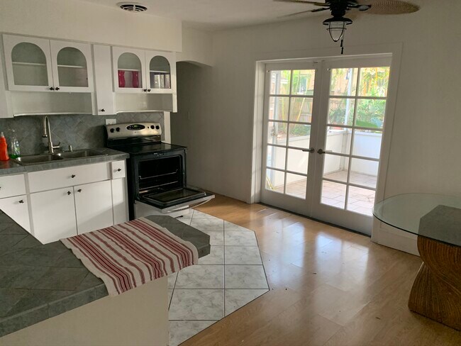 Kitchen - 131 SE 2nd Ave