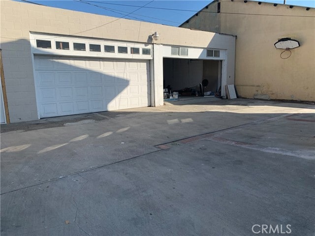 Building Photo - 212 S Vail Ave