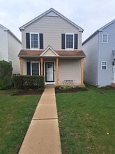 Building Photo - 1990 Middlebury Dr