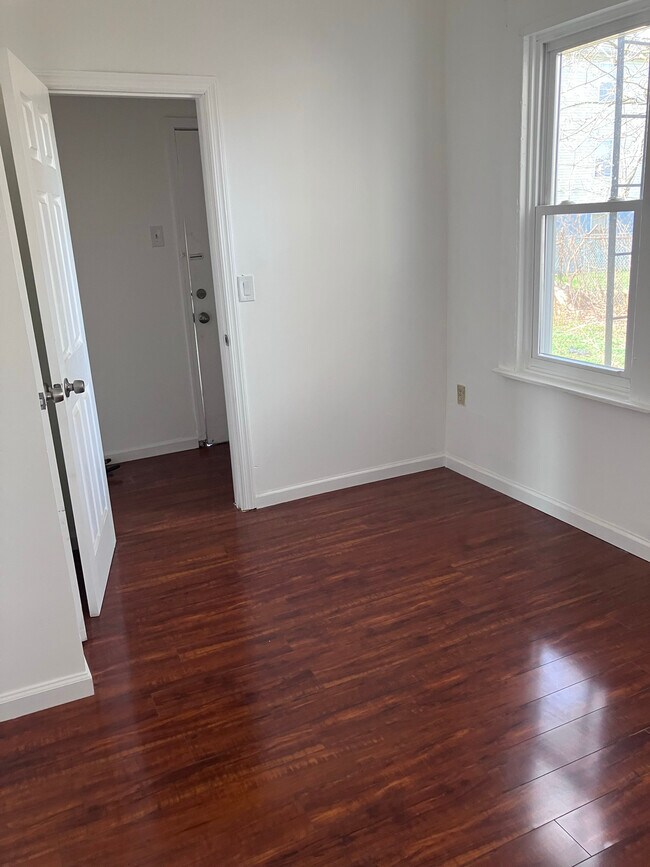 Dormitorio - 247 S 8th St