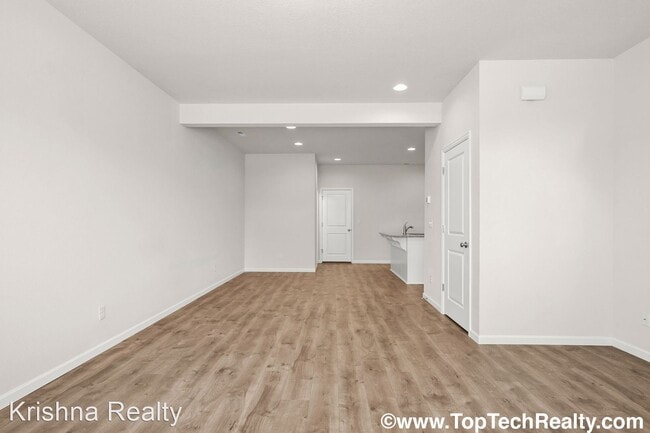 Building Photo - 3 br, 2.5 bath House - 7358 NW Brugger Rd,