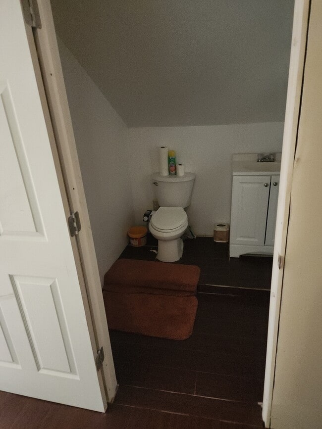 Building Photo - 274 Main St