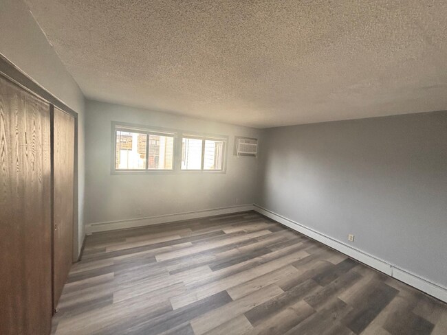 Foto del edificio - 7126 72nd Ln N