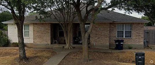 Building Photo - 1714 S Dexter Dr