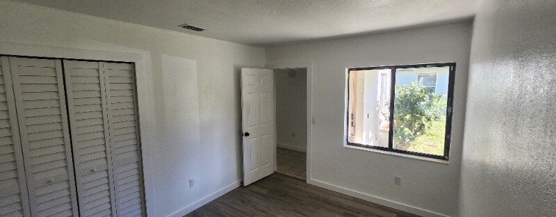 Primary Photo - 33 Pony Express Dr