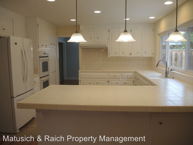 Building Photo - 5 br, 2.5 bath House - 1764 Curtner Ave