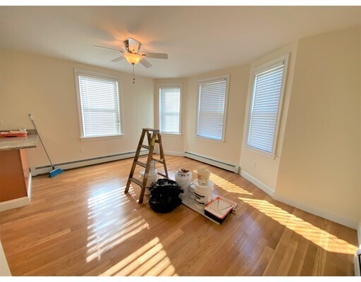 Building Photo - 17 Cutler St