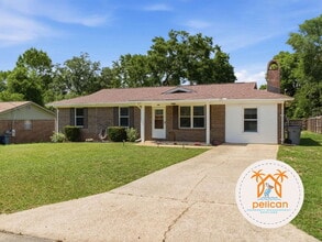 Building Photo - 648 Deedra Ave