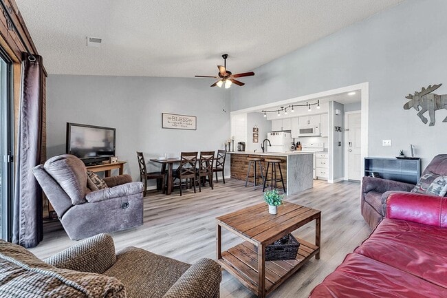 Building Photo - 133 Troon Dr