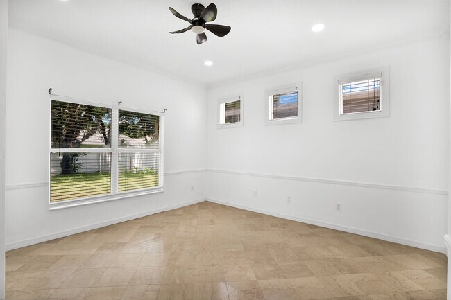 Foto del edificio - 13830 Orange Crest Dr